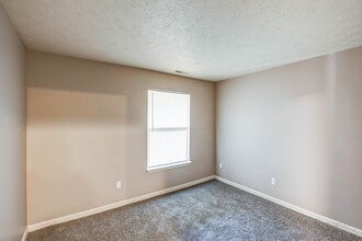 Brainard Landings in Lincoln, IL - Building Photo - Building Photo