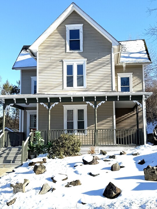 13 Morrison St in Vernon, CT - Building Photo