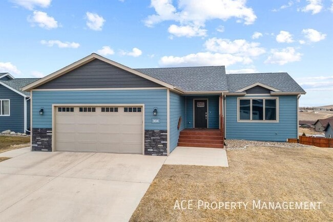 304 Giants Dr in Rapid City, SD - Building Photo - Building Photo