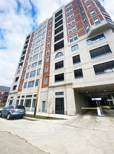 300 East Apartments in South Bend, IN - Foto de edificio - Building Photo