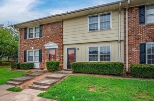 Emerald Commons in Greenville, SC - Building Photo