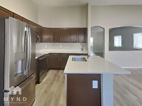 3412 W Fraktur Rd in Phoenix, AZ - Building Photo - Building Photo