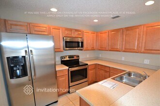 2413 Ruddenstone Way in Kissimmee, FL - Foto de edificio - Building Photo