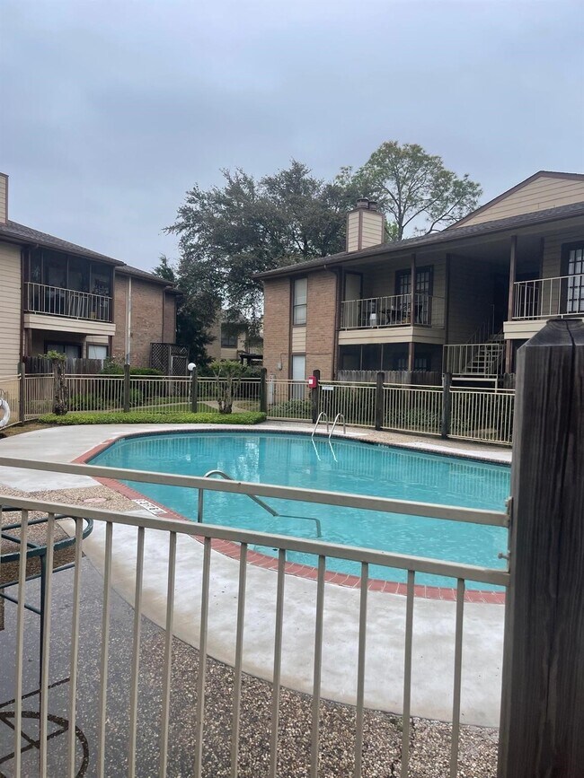 property at 9000 Bissonnet St