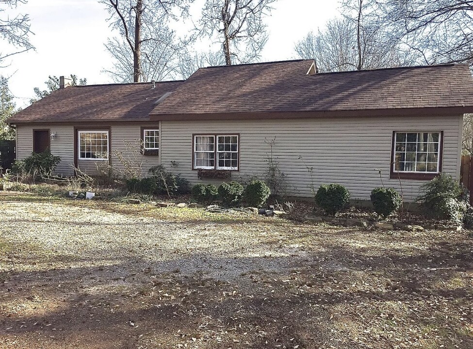 42 Clarendon Ave in Greenville, SC - Foto de edificio