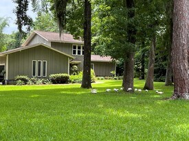 8435 NW 6 Ave in Gainesville, FL - Building Photo