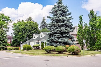 63 Esgore Dr in Toronto, ON - Building Photo - Building Photo