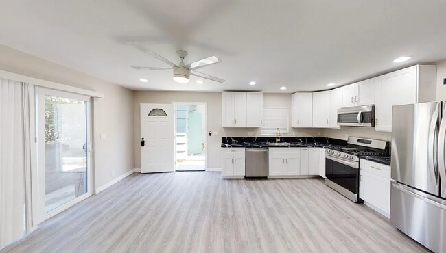 5354-5356 E Falls View Dr in San Diego, CA - Building Photo - Building Photo
