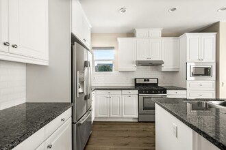 2754 Overlook Point Dr in Escondido, CA - Building Photo - Building Photo