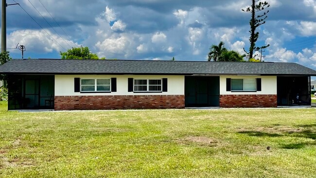 230 SW 47th Ter, Unit 3 in Cape Coral, FL - Building Photo - Building Photo