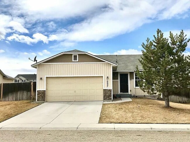 property at 16657 Frisco Ave