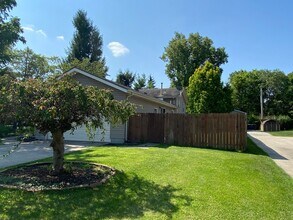 4471 Ambridge Ln in Dayton, OH - Building Photo - Building Photo
