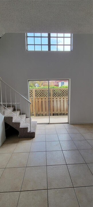 8650 SW 109th Ave, Unit 3-112 in Miami, FL - Building Photo
