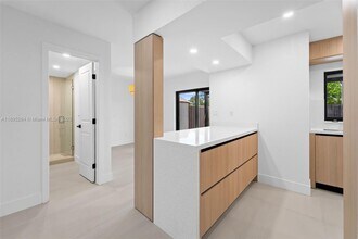 11089 SW 69th Terrace in Miami, FL - Building Photo - Building Photo