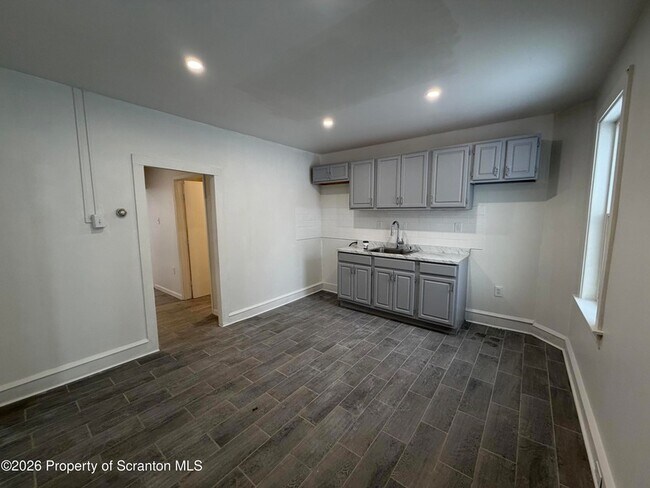 101 Clarkson Ave, Unit 1 in Jessup, PA - Building Photo - Building Photo