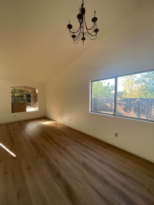 419 Woodcrest Dr in Vacaville, CA - Building Photo