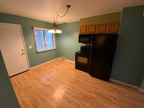 320 Center Ave, Unit 3A in Sheboygan, WI - Building Photo - Building Photo