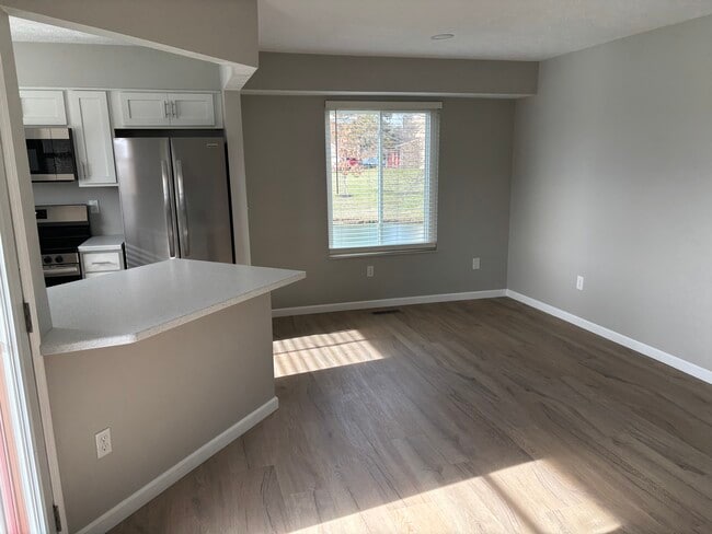 1050 Captains Brg in Dayton, OH - Building Photo - Building Photo