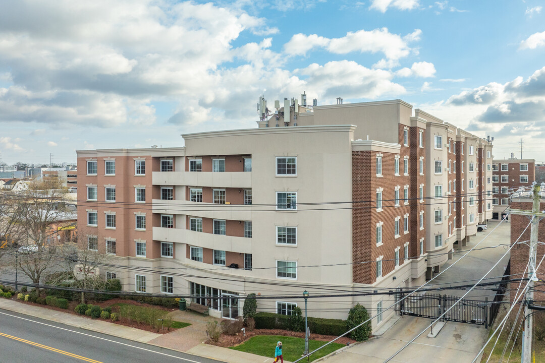 Maple Tower Condominium in Westbury, NY - Building Photo