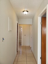 1551 W 43rd Pl in Hialeah, FL - Foto de edificio - Building Photo