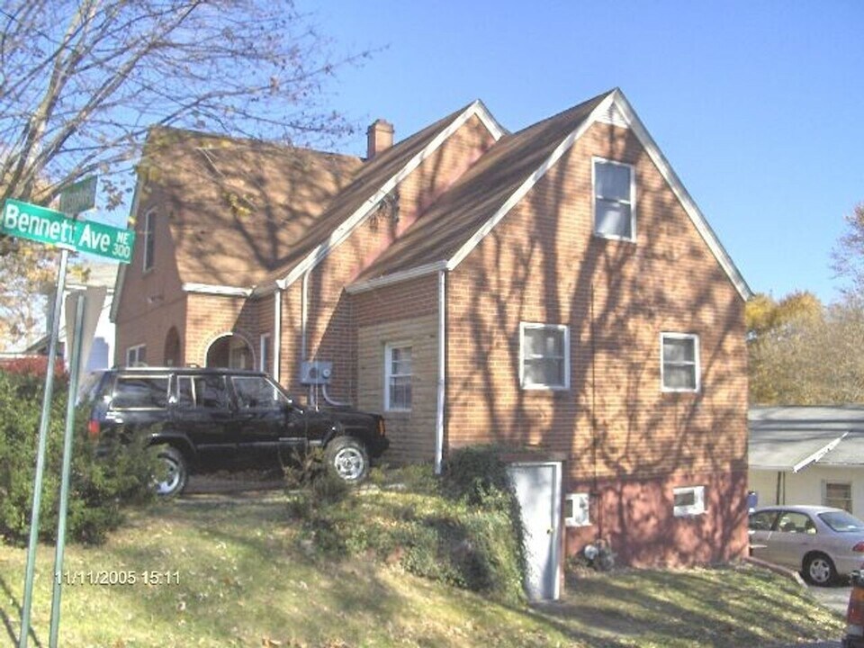 302 Wilson Ave in Blacksburg, VA - Building Photo