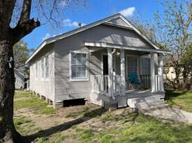 520 Stimpson St in Baytown, TX - Building Photo