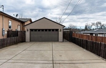 4790 Fall St in Diamond Springs, CA - Building Photo - Building Photo