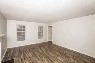1502 Willow Creek Ln in Columbia, SC - Foto de edificio - Building Photo