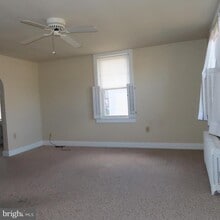 304 S Coldbrook Ave in Chambersburg, PA - Foto de edificio - Building Photo