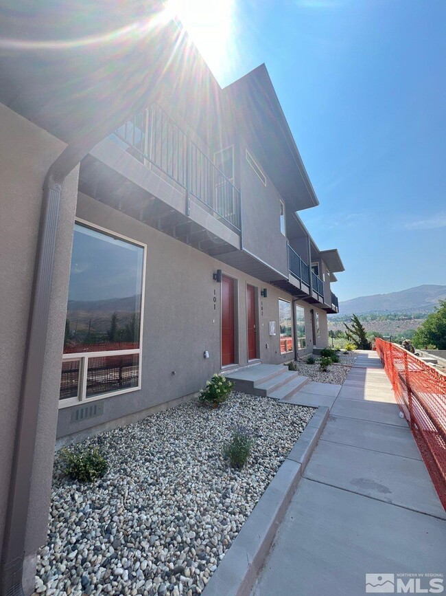 760 Bluffs Ct in Reno, NV - Foto de edificio - Building Photo