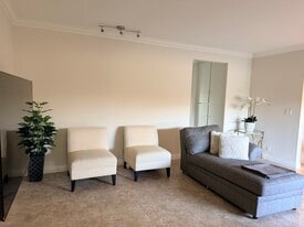 408 E Civic Center Dr, Unit 302 in Santa Ana, CA - Building Photo