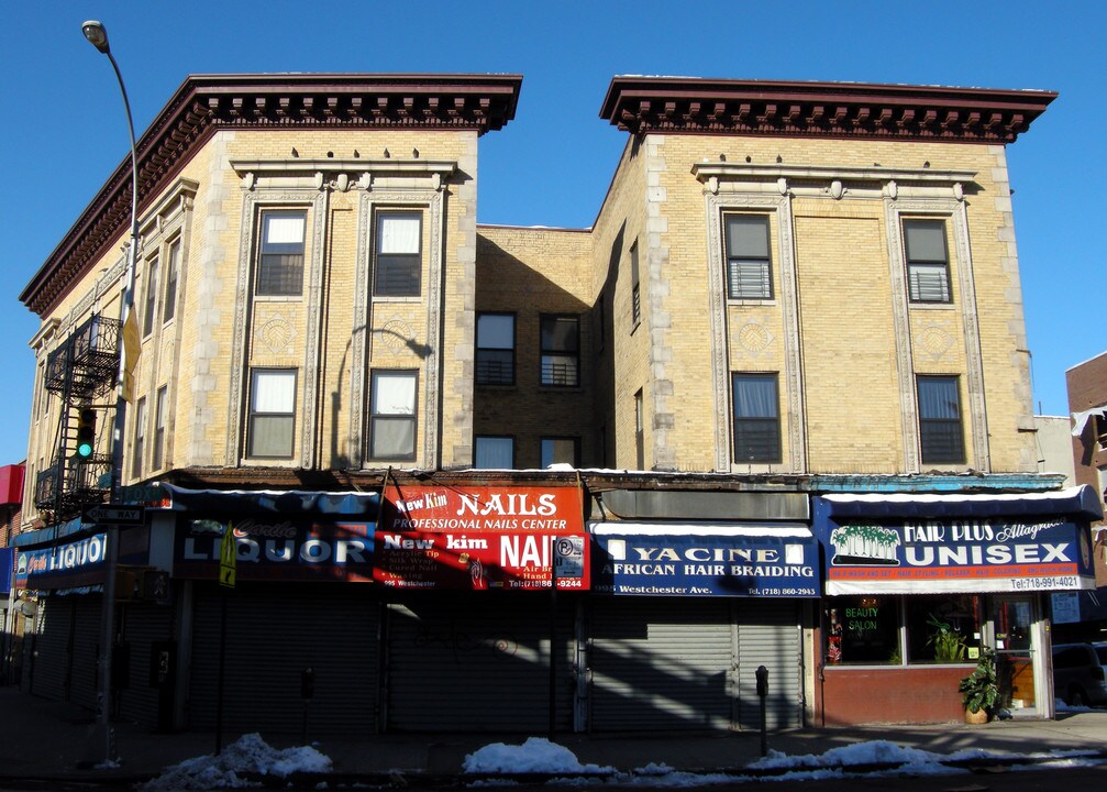 995 Westchester Ave in Bronx, NY - Building Photo