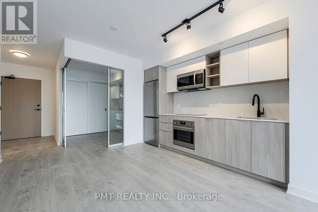 36 Zorra St in Toronto, ON - Building Photo - Building Photo