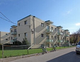 333 Gibb St in Oshawa, ON - Building Photo