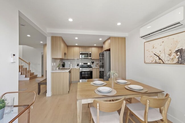 15065 Henley Dr in Westminster, CA - Building Photo - Building Photo