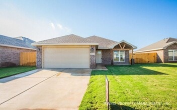 8621 10th Pl in Lubbock, TX - Building Photo - Building Photo