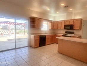10726 White Sands Dr in El Paso, TX - Building Photo - Building Photo
