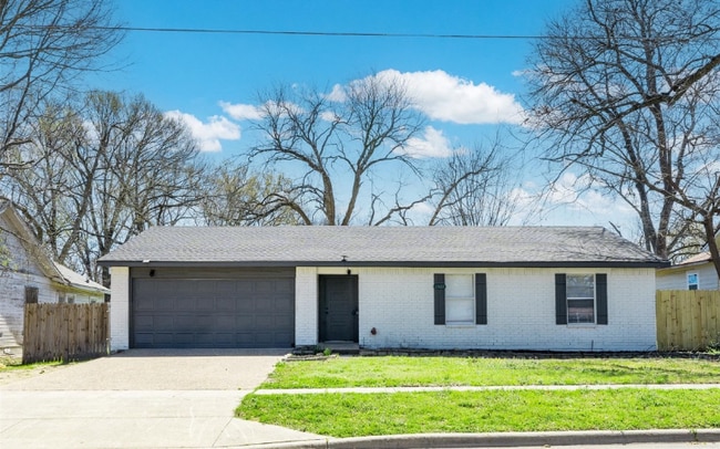 property at 1505 W Collin St