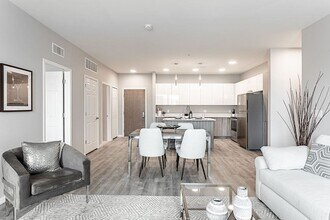 4 Corners Lakeside Apartments - White Lake, MI in White Lake, MI - Foto de edificio - Building Photo