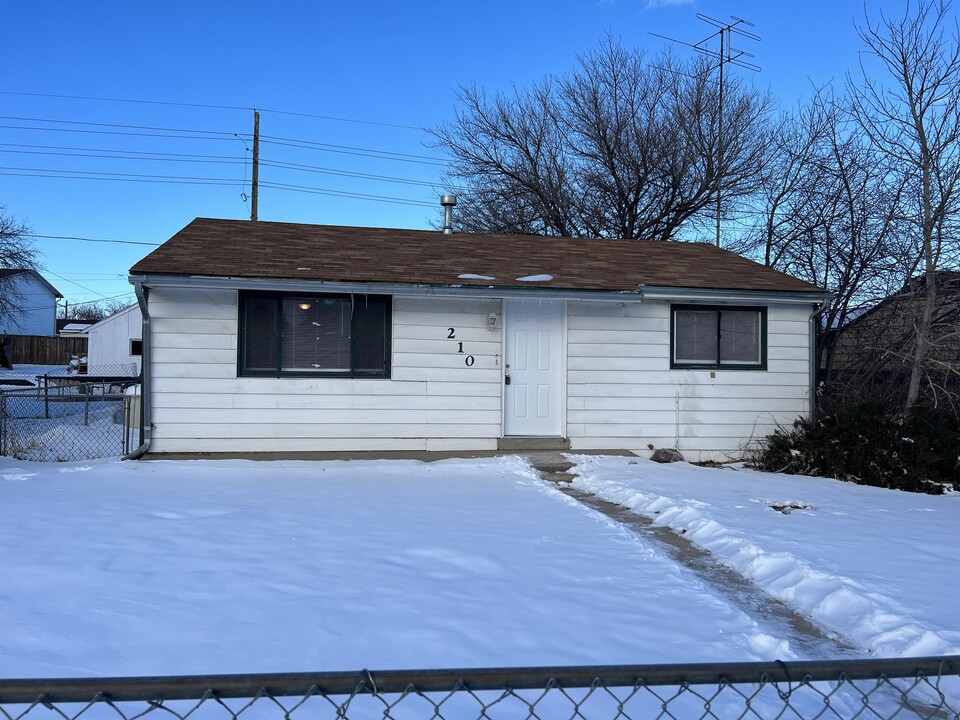 210 Stinson Ave in Cheyenne, WY - Building Photo