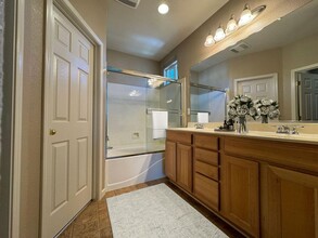 7515 Sheldon Rd in Elk Grove, CA - Building Photo - Building Photo