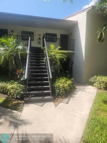 1242 S Military Trail in Deerfield Beach, FL - Building Photo - Building Photo