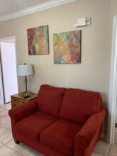 2777 N Poinciana Blvd in Kissimmee, FL - Building Photo - Building Photo