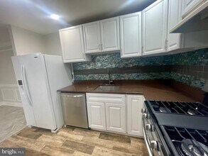 6018 Westchester Park Dr in College Park, MD - Building Photo - Building Photo