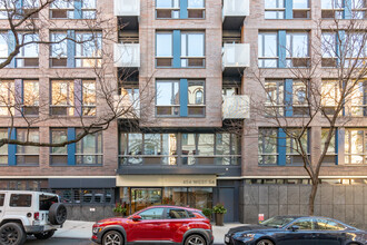 452 W 45th St in New York, NY - Building Photo - Building Photo