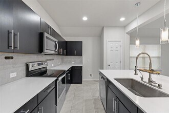 13217 Henneman Dr in Pflugerville, TX - Building Photo - Building Photo