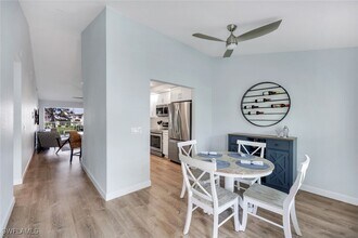 774 Wiggins Lake Dr in Naples, FL - Foto de edificio - Building Photo