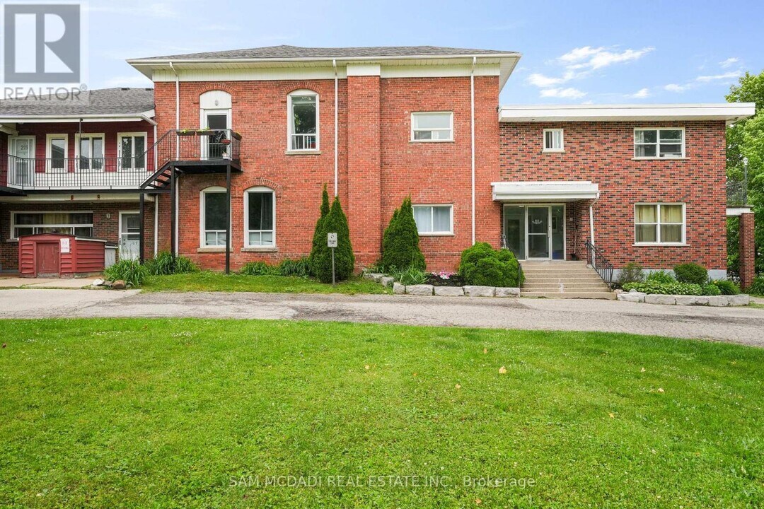 15-215 Faulkner St in Orangeville, ON - Building Photo