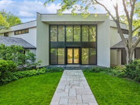 21 Lakewood Dr in Glencoe, IL - Building Photo