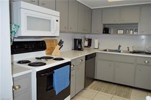255 Palm Dr-Unit -255-1 in Naples, FL - Building Photo - Building Photo